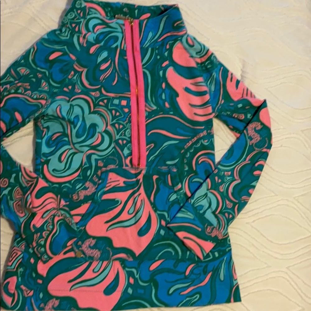 Beautiful Lilly Pulitzer half zip sweater 🌸